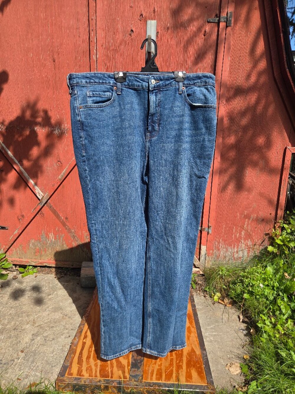 Old Navy Women's Extra High-Waisted Jeans – Medium Wash, Size 18